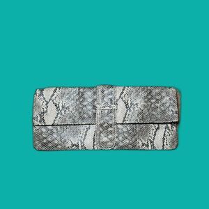 Faux Snakeskin Clutch Perfect Staple Bag -‎ NWOT